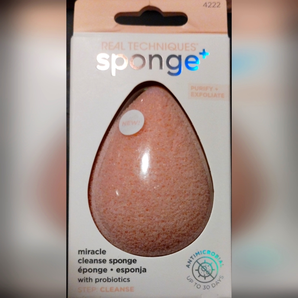 Real Techniques Miracle Cleanse Sponge